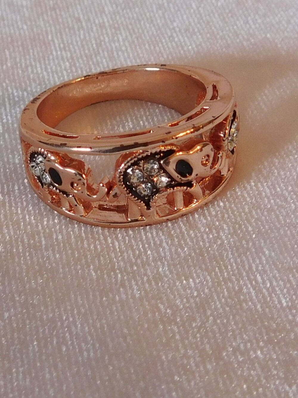 Ladies Elephant Ring